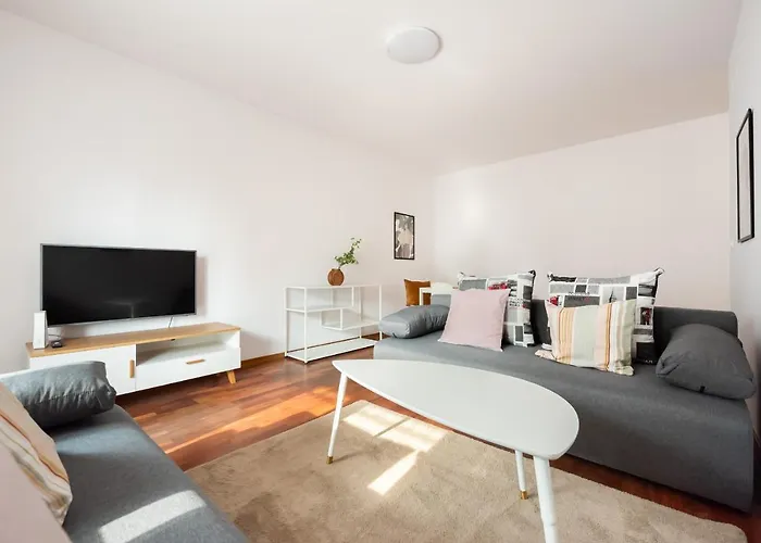 Wola Sunshine Apartment Free Parking