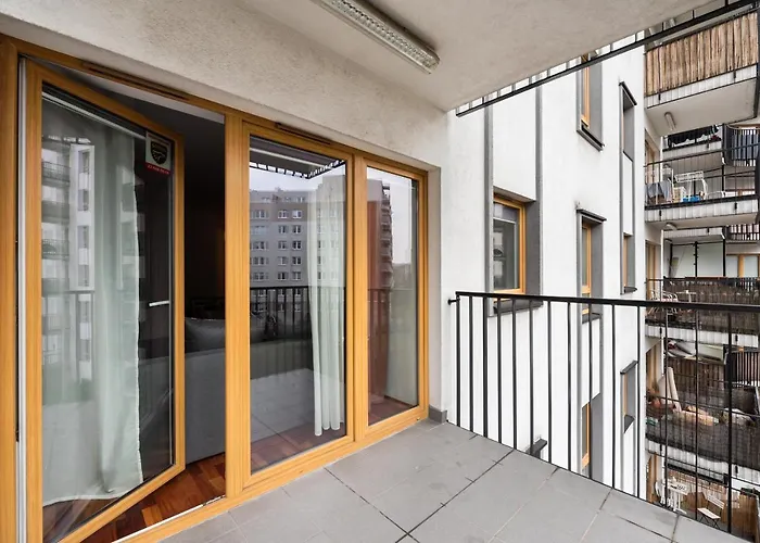 Wola Sunshine Apartment Free Parking