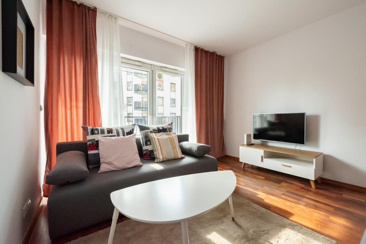Apartment Wola Sunshine Free Parking Warschau