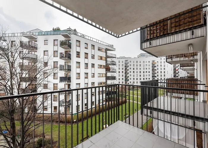 Wola Sunshine Apartment Free Parking